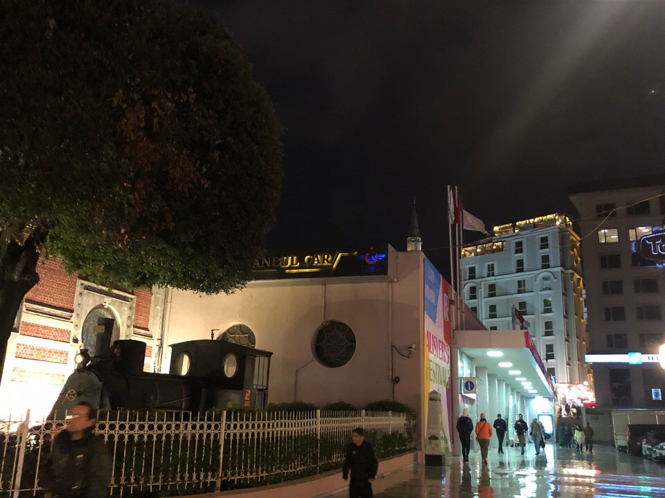 オリエンタル駅舎 レストラン ひよこの楽園